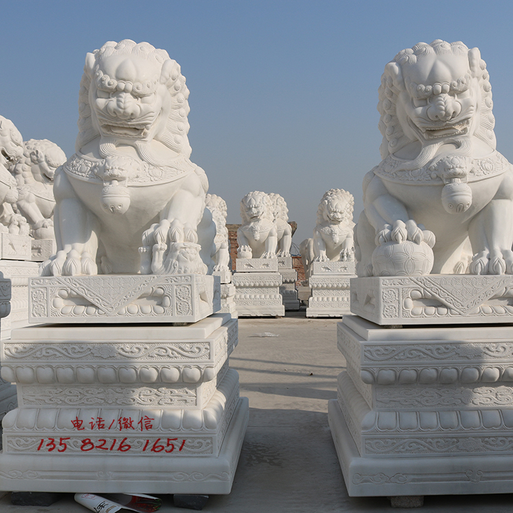 传统北京狮汉白玉石雕
