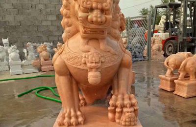1米5晚霞红中式石雕狮子